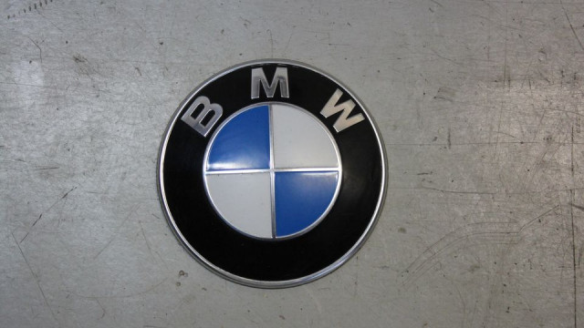 BMW 5 F10/F11 2009-2017 Logo  82мм 7057794