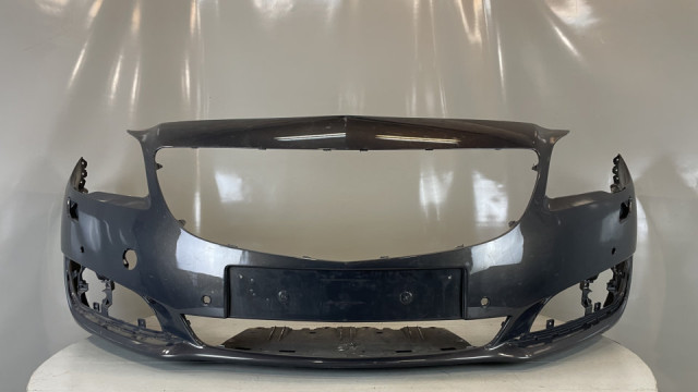 Opel Insignia 2013-2016  бампер передний (омыв+сенс) 22787147
