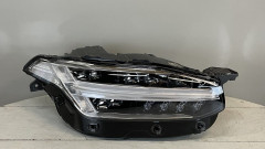 Volvo XC90 2015-  Lukturis labais LED 31656990