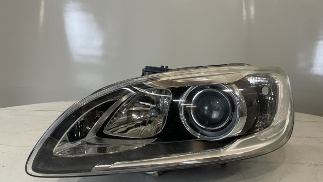 Volvo S60/ V60 2014-2018 Lukturis kreisais xenons 31420108 (8)